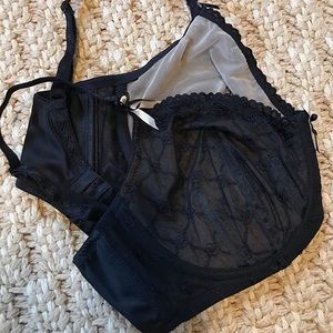 Frederick’s of Hollywood Intimate Lingerie Bra